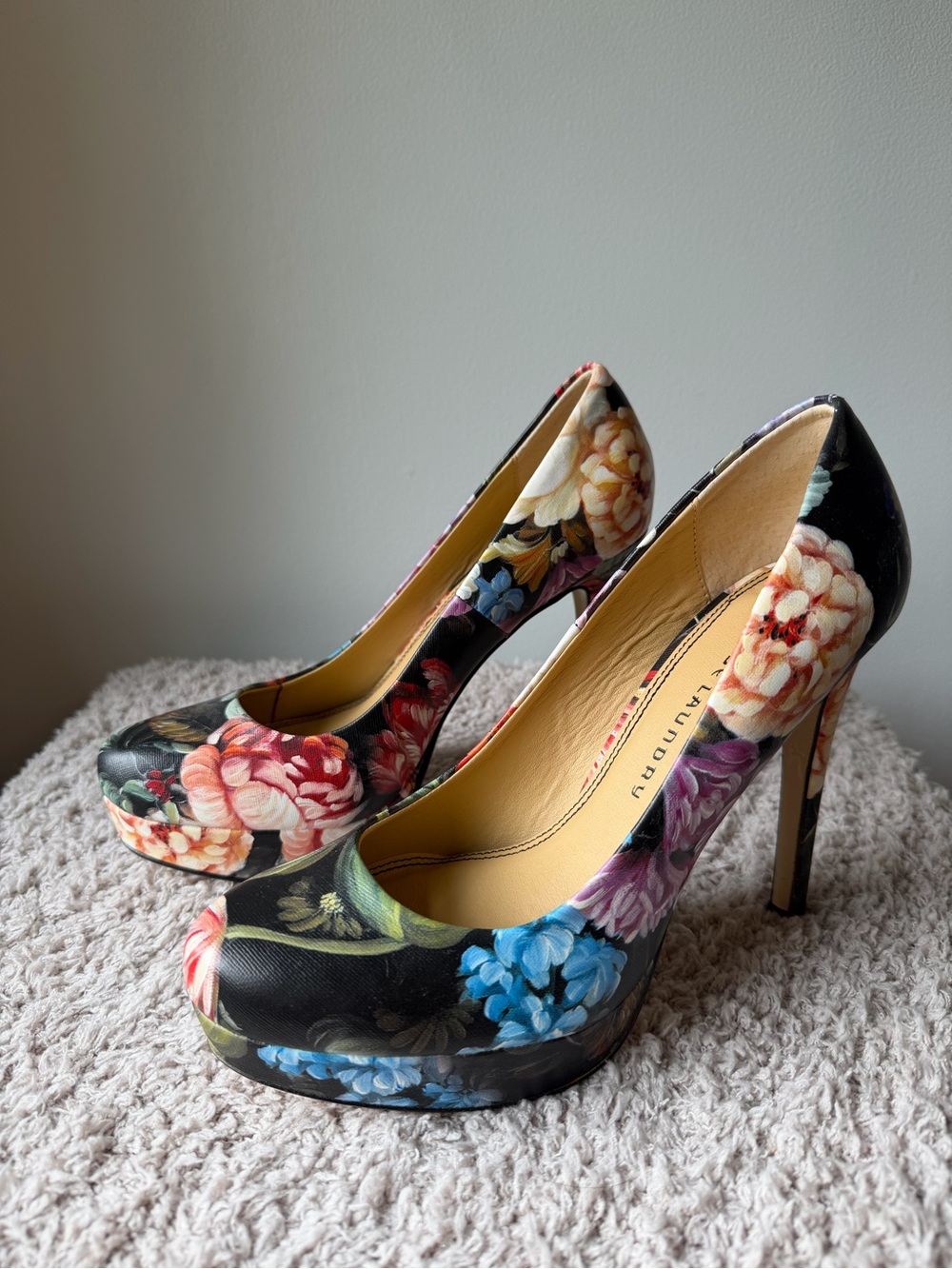 Chinese Laundry Black Floral Platform Pumps